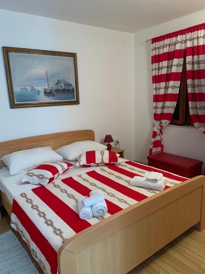 Holiday Apartments Lucic - Feels Like Home, Away From Home Razanj Exterior photo