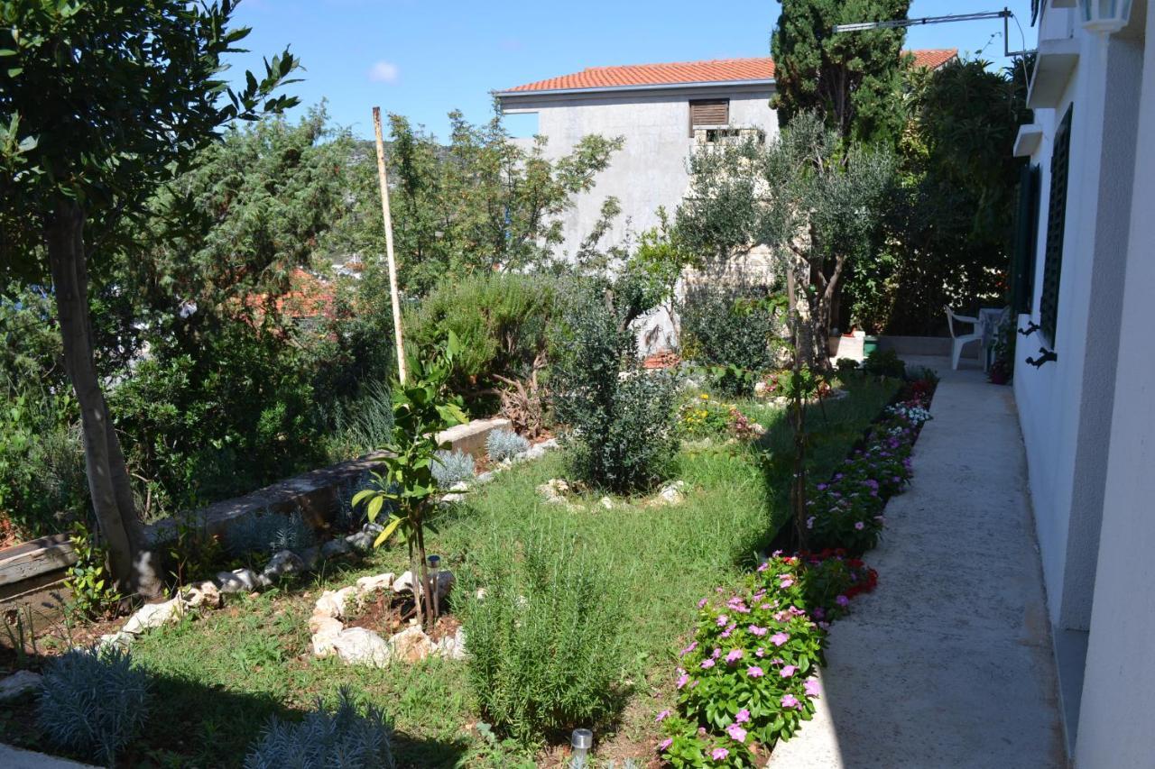 Holiday Apartments Lucic - Feels Like Home, Away From Home Razanj Exterior photo